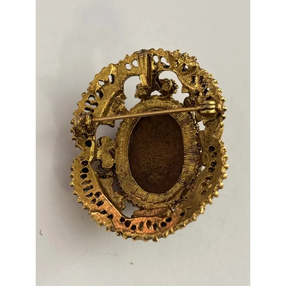 Vintage Gold Tone Brooch Glass Cabachon Faux Pearls Florenza?